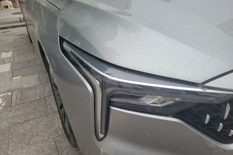 Used Bestune B70 2023 Third Generation 1.5T Automatic Enjoyment Version Right Front Headlight