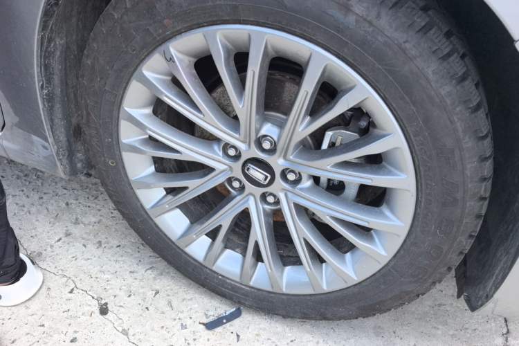 Used Bestune B70 2023 Third Generation 1.5T Automatic Enjoyment Version Right Front Wheel Hub