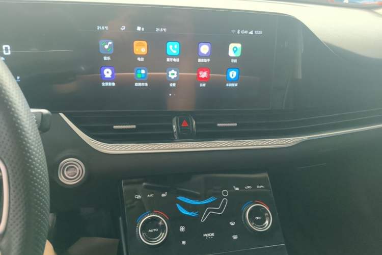 Used Bestune B70 2023 Third Generation 1.5T Automatic Enjoyment Version Audio And AC Panel