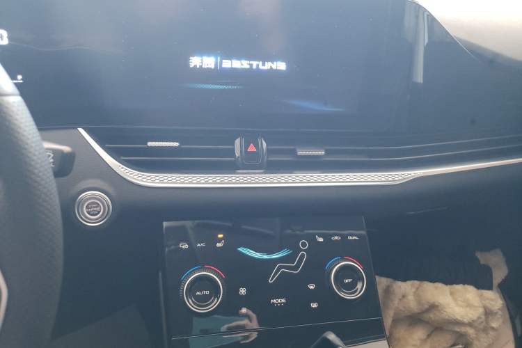 Used Bestune B70 2023 Third Generation 1.5T Automatic Enjoyment Version Audio And AC Panel