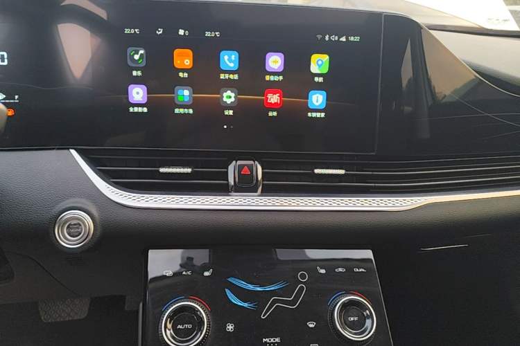 Used Bestune B70 2023 Third Generation 1.5T Automatic Enjoyment Version Audio And AC Panel