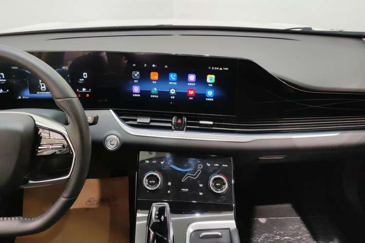 Used Bestune B70 2023 Third Generation 1.5T Automatic Enjoyment Version Audio And AC Panel