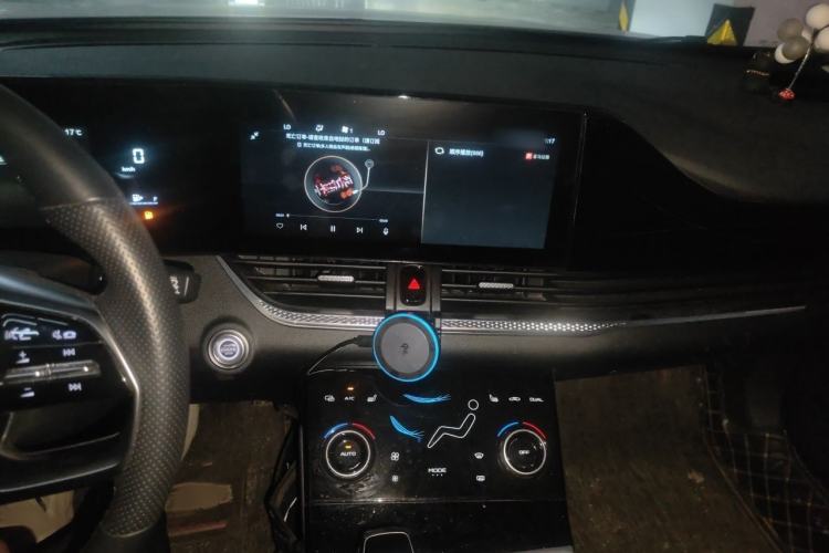 Used Bestune B70 2023 Third Generation 1.5T Automatic Enjoyment Version Audio And AC Panel