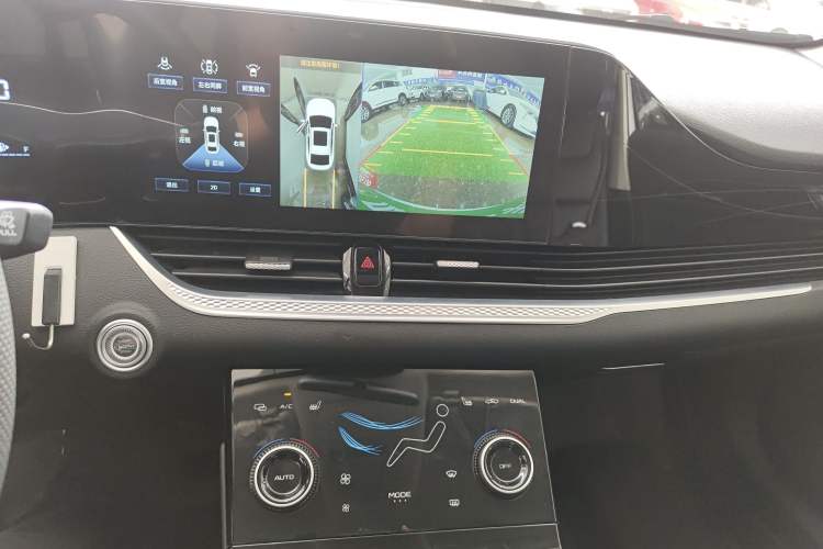 Used Bestune B70 2023 Third Generation 1.5T Automatic Enjoyment Version Audio And AC Panel