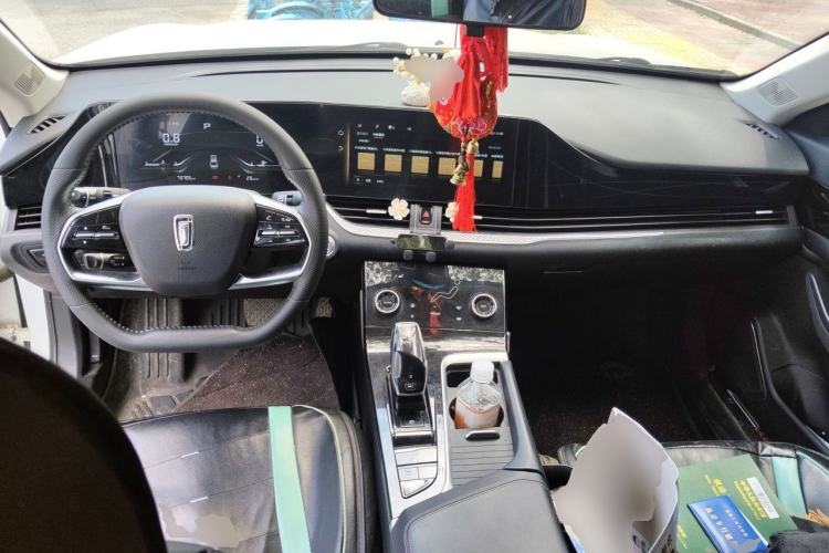Used Bestune B70 2023 3rd Generation 1.5T Automatic Enjoyment Version 70th Anniversary Edition Center Console