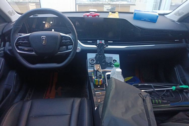 Used Bestune B70 2023 Third Generation 1.5T Automatic Enjoyment Version 70th Anniversary Edition Center Console