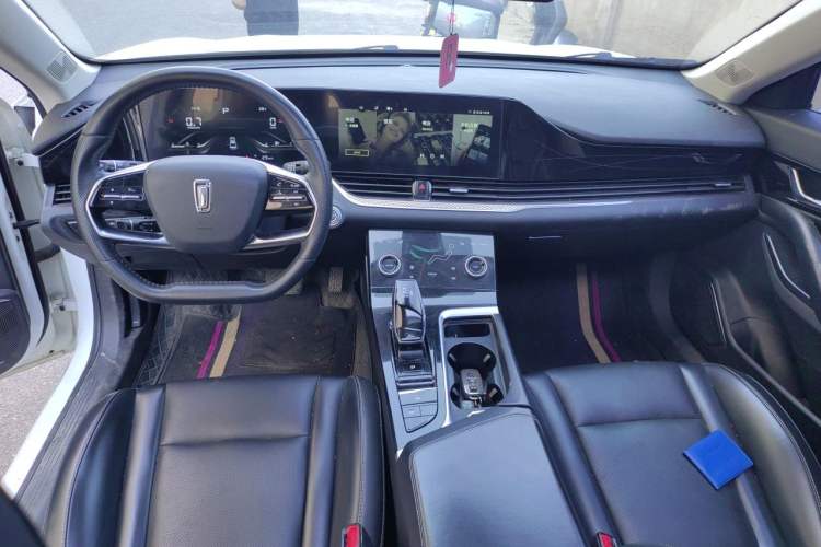 Used Bestune B70 2023 3rd Generation 1.5T Automatic Enjoyment Version 70th Anniversary Edition Center Console