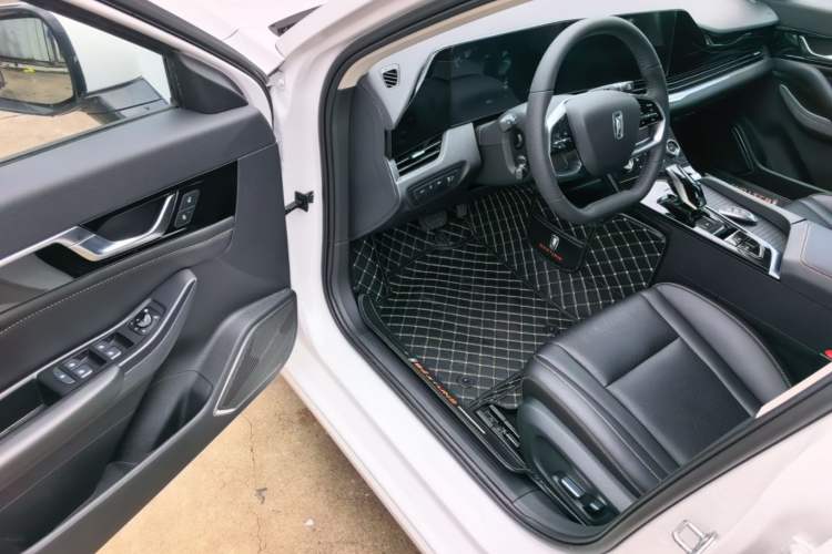 Used Bestune B70 2023 Third Generation 1.5T Automatic Enjoyment Version 70th Anniversary Edition Driver Seat