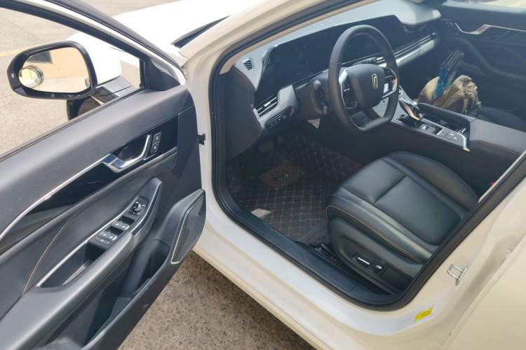 Used Bestune B70 2023 Third Generation 1.5T Automatic Enjoyment Version 70th Anniversary Edition Driver Seat