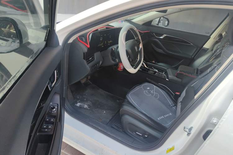 Used Bestune B70 2023 Third Generation 1.5T Automatic Enjoyment Version 70th Anniversary Edition Driver Seat