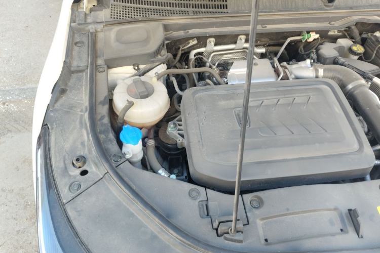 Used Bestune B70 2023 3rd Generation 1.5T Automatic Enjoyment Version 70th Anniversary Edition Engine Bay Right