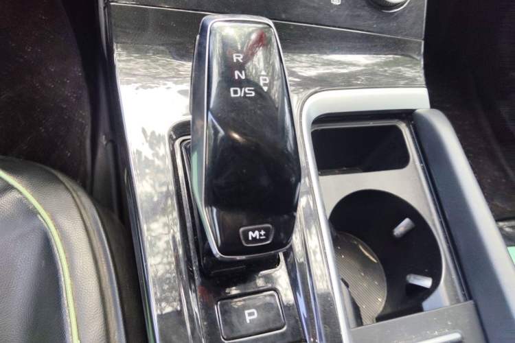 Used Bestune B70 2023 3rd Generation 1.5T Automatic Enjoyment Version 70th Anniversary Edition Gear Lever