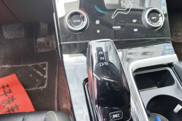Used Bestune B70 2023 3rd Generation 1.5T Automatic Enjoyment Version 70th Anniversary Edition Gear Lever
