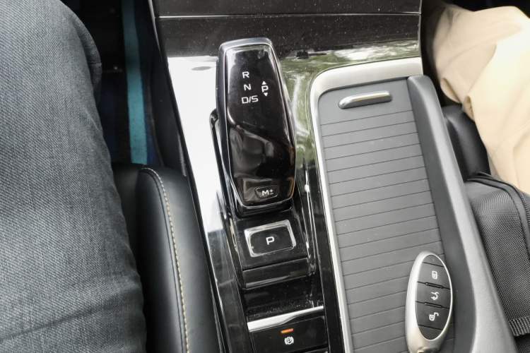 Used Bestune B70 2023 Third Generation 1.5T Automatic Enjoyment Version Gear Lever
