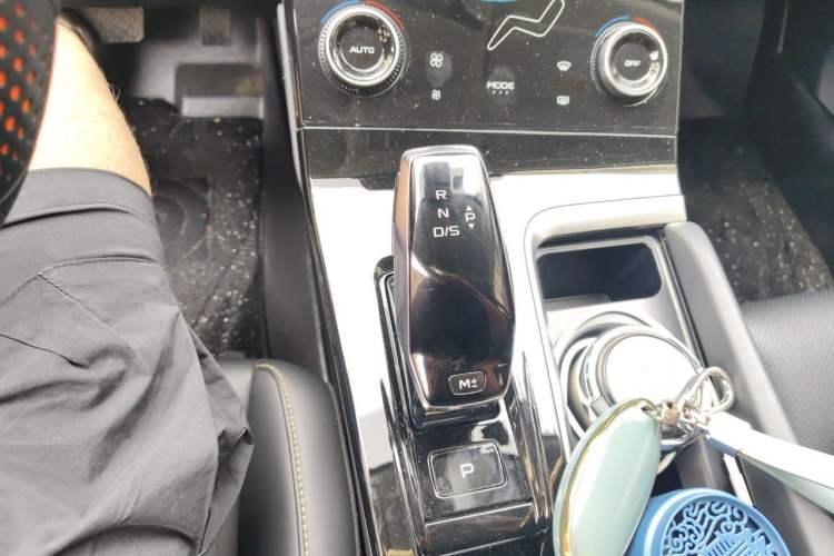 Used Bestune B70 2023 Third Generation 1.5T Automatic Enjoyment Version Gear Lever