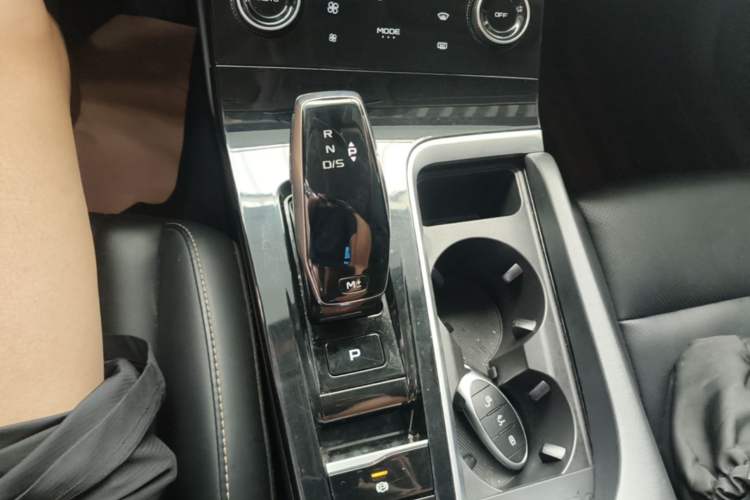 Used Bestune B70 2023 Third Generation 1.5T Automatic Enjoyment Version Gear Lever