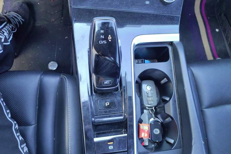 Used Bestune B70 2023 3rd Generation 1.5T Automatic Enjoyment Version 70th Anniversary Edition Gear Lever