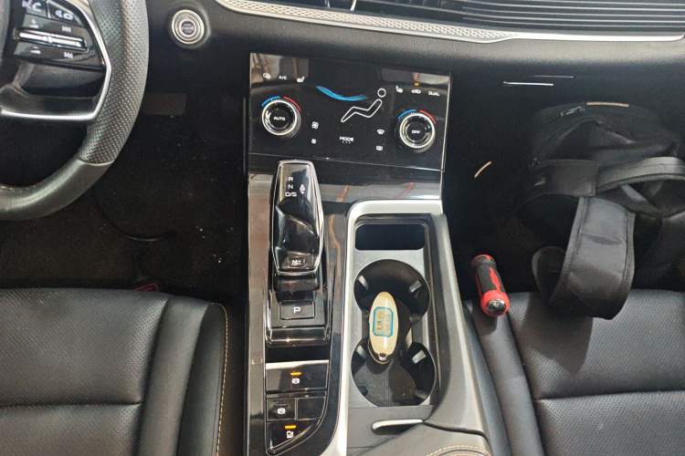 Used Bestune B70 2023 Third Generation 1.5T Automatic Enjoyment Version Gear Lever
