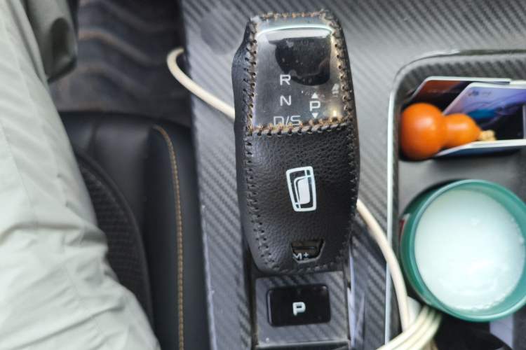 Used Bestune B70 2023 3rd Generation 1.5T Automatic Enjoyment Version 70th Anniversary Edition Gear Lever