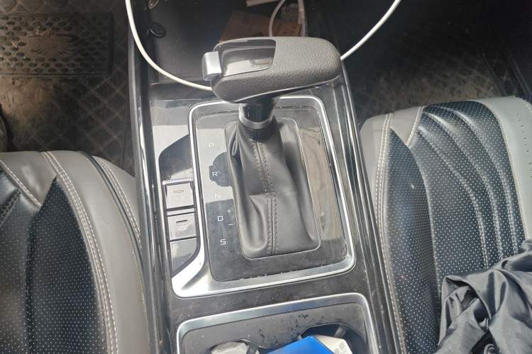 Used Bestune B70 2023 Third Generation 1.5T Automatic Enjoyment Version Gear Lever