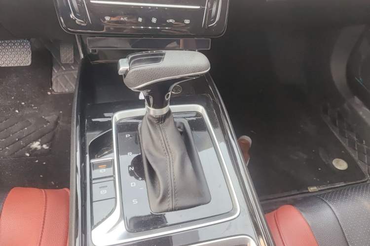 Used Bestune B70 2023 3rd Generation 1.5T Automatic Enjoyment Version 70th Anniversary Edition Gear Lever