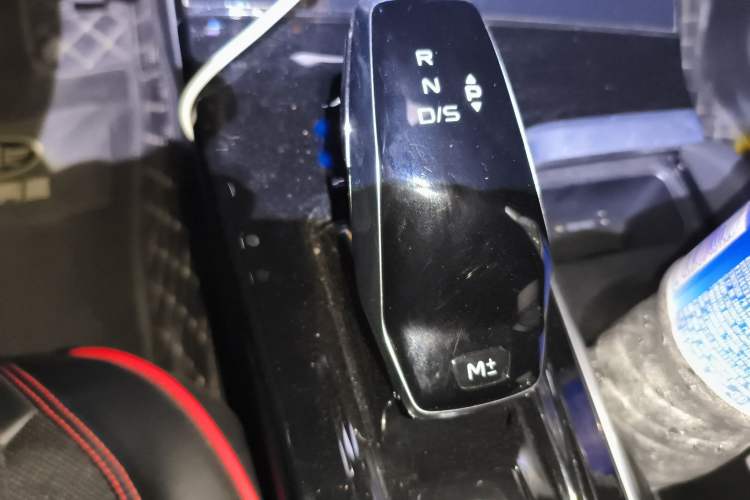 Used Bestune B70 2023 Third Generation 1.5T Automatic Enjoyment Version Gear Lever