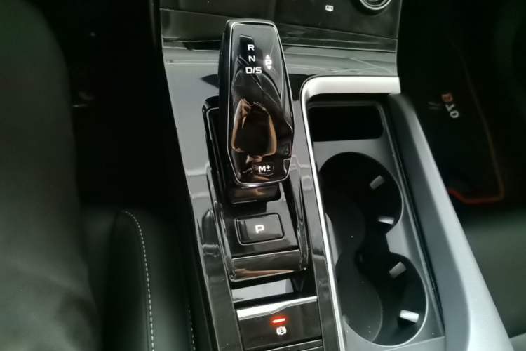 Used Bestune B70 2023 Third Generation 1.5T Automatic Enjoyment Version Gear Lever