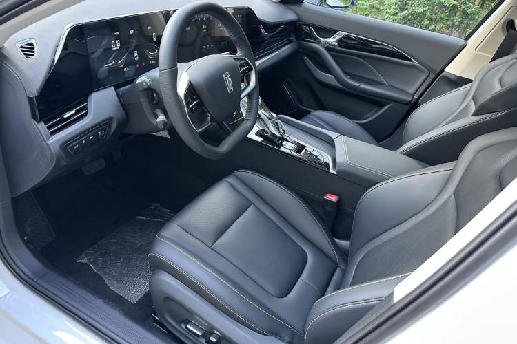 Used Bestune B70 2023 Third Generation 1.5T Automatic Enjoyment Version 70th Anniversary Edition Interior 2