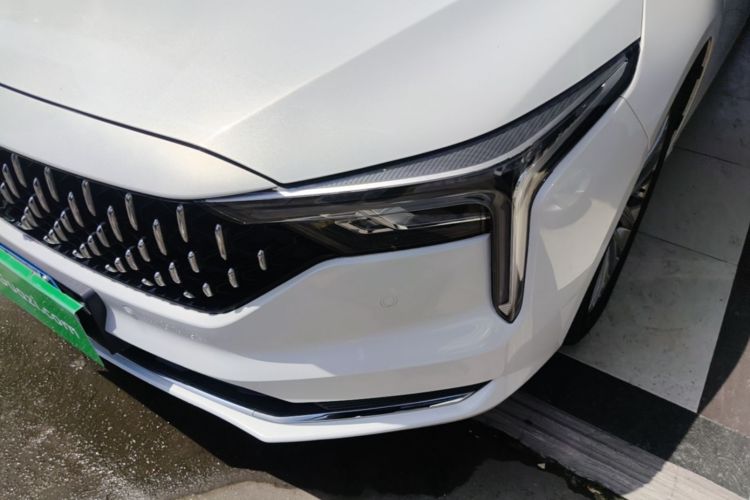 Used Bestune B70 2023 Third Generation 1.5T Automatic Enjoyment Version Left Front Headlight