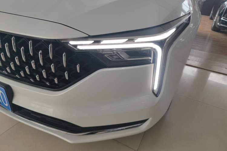 Used Bestune B70 2023 3rd Generation 1.5T Automatic Enjoyment Version 70th Anniversary Edition Left Front Headlight