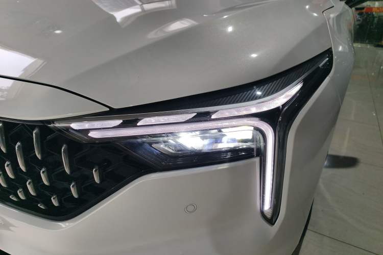 Used Bestune B70 2023 Third Generation 1.5T Automatic Enjoyment Version Left Front Headlight