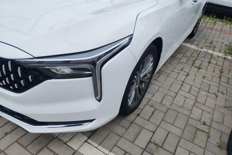 Used Bestune B70 2023 Third Generation 1.5T Automatic Enjoyment Version Left Front Headlight