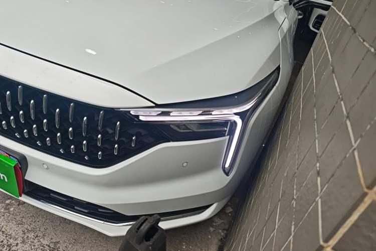 Used Bestune B70 2023 Third Generation 1.5T Automatic Enjoyment Version Left Front Headlight