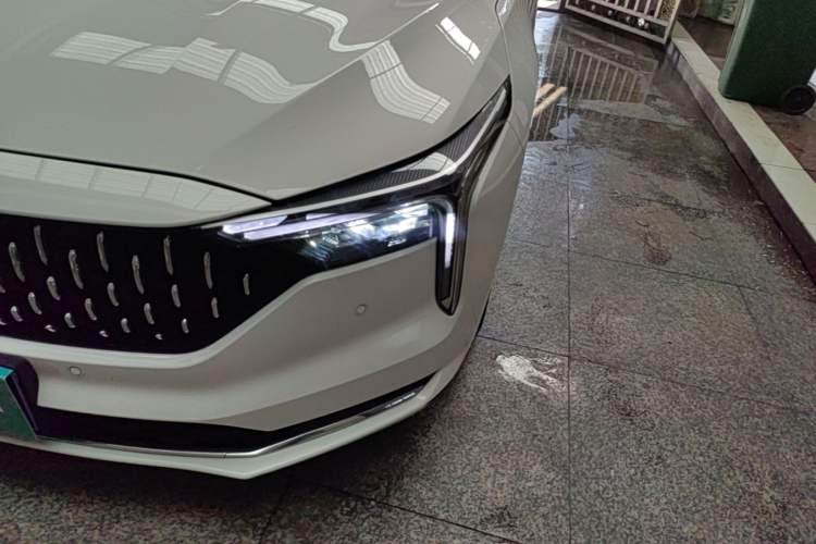 Used Bestune B70 2023 Third Generation 1.5T Automatic Enjoyment Version Left Front Headlight