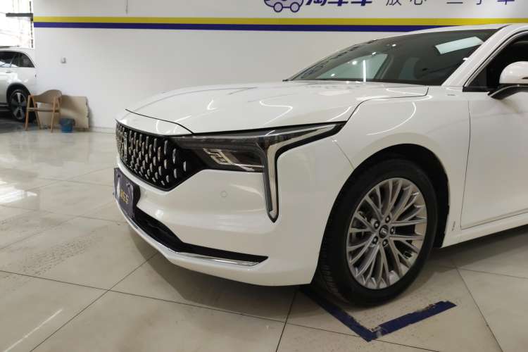 Used Bestune B70 2023 Third Generation 1.5T Automatic Enjoyment Version Left Front Headlight