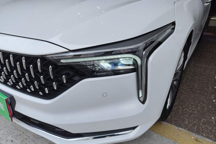 Used Bestune B70 2023 Third Generation 1.5T Automatic Enjoyment Version Left Front Headlight