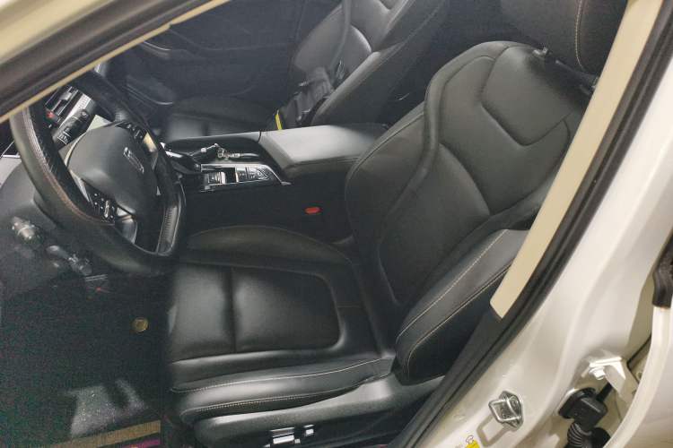 Used Bestune B70 2023 Third Generation 1.5T Automatic Enjoyment Version Left Front Seat