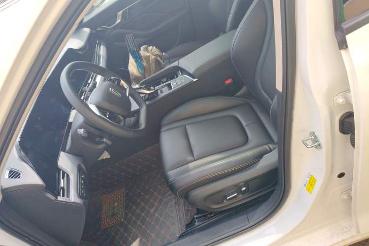 Used Bestune B70 2023 Third Generation 1.5T Automatic Enjoyment Version 70th Anniversary Edition Left Front Seat