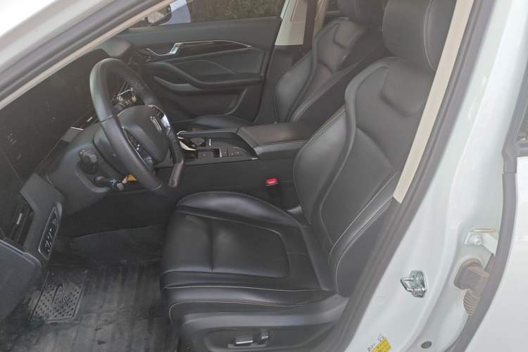 Used Bestune B70 2023 Third Generation 1.5T Automatic Enjoyment Version Left Front Seat