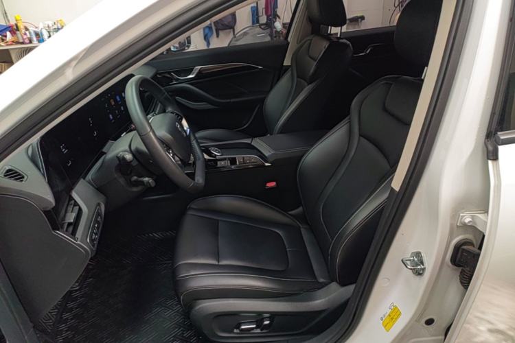 Used Bestune B70 2023 Third Generation 1.5T Automatic Enjoyment Version Left Front Seat