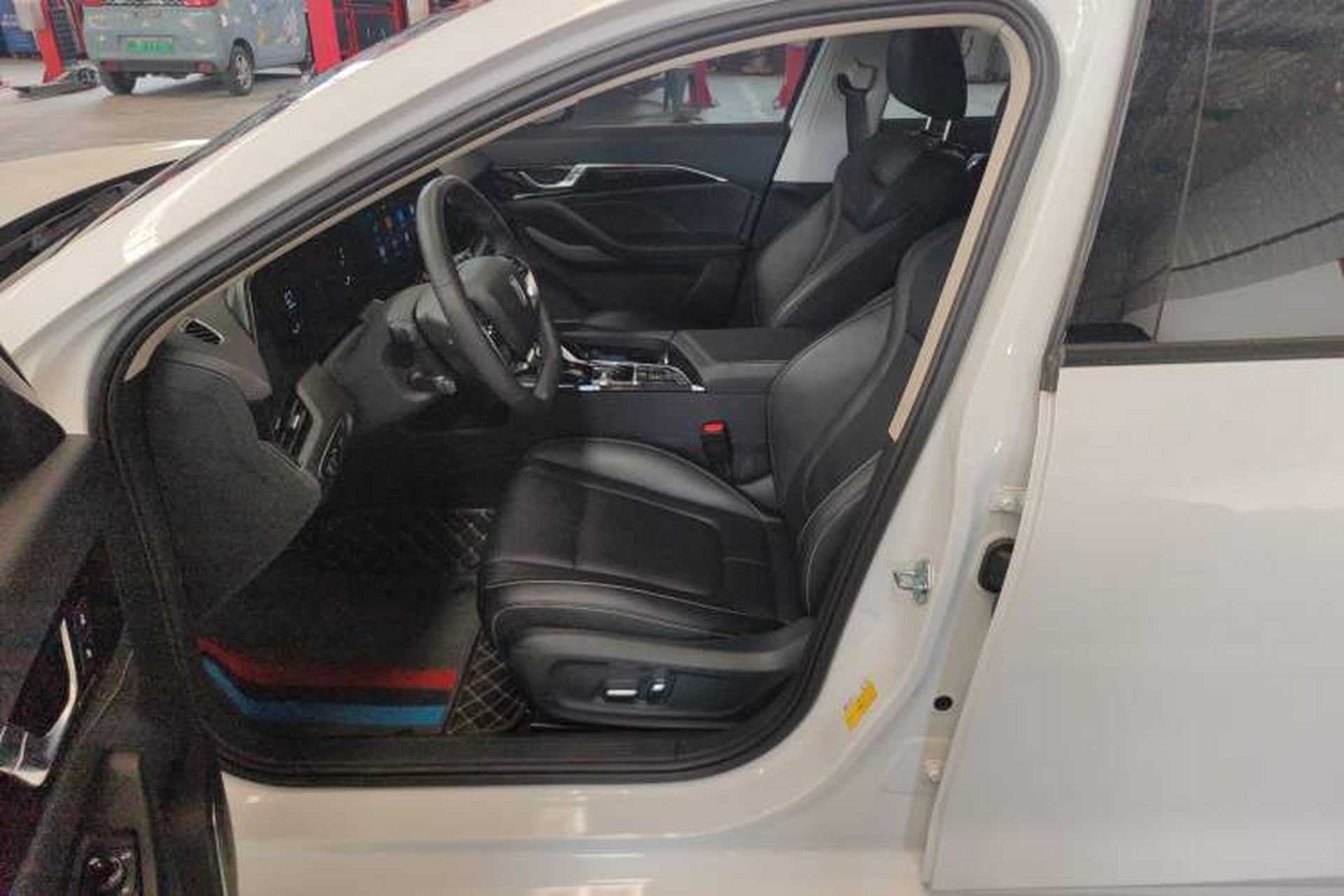 Used Bestune B70 2023 Third Generation 1.5T Automatic Enjoyment Version Left Front Seat