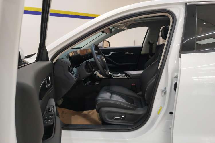 Used Bestune B70 2023 Third Generation 1.5T Automatic Enjoyment Version Left Front Seat
