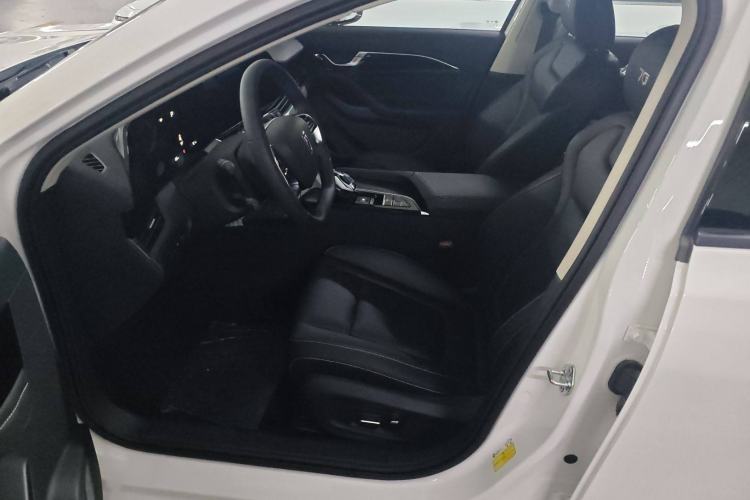 Used Bestune B70 2023 Third Generation 1.5T Automatic Enjoyment Version 70th Anniversary Edition Left Front Seat