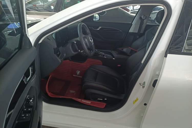 Used Bestune B70 2023 Third Generation 1.5T Automatic Enjoyment Version Left Front Seat