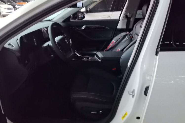 Used Bestune B70 2023 Third Generation 1.5T Automatic Enjoyment Version Left Front Seat