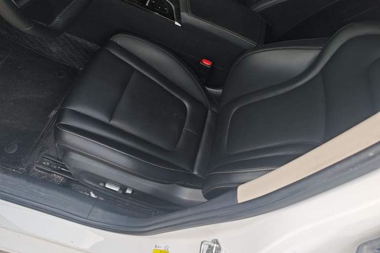 Used Bestune B70 2023 Third Generation 1.5T Automatic Enjoyment Version Left Front Seat
