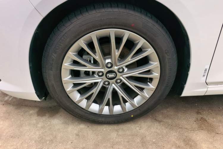 Used Bestune B70 2023 Third Generation 1.5T Automatic Enjoyment Version 70th Anniversary Edition Left Front Wheel Hub