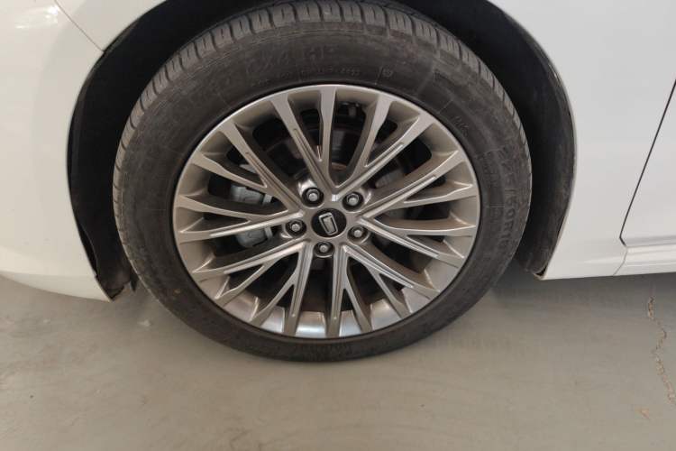 Used Bestune B70 2023 Third Generation 1.5T Automatic Enjoyment Version Left Front Wheel Hub