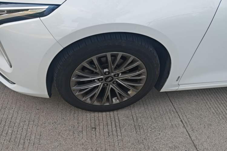 Used Bestune B70 2023 Third Generation 1.5T Automatic Enjoyment Version Left Front Wheel Hub