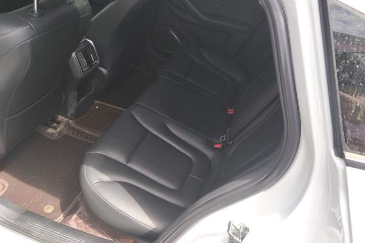 Used Bestune B70 2023 3rd Generation 1.5T Automatic Enjoyment Version 70th Anniversary Edition Left Rear Seat